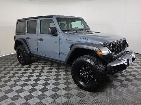 Used 2024 Jeep Wrangler Willys image 2