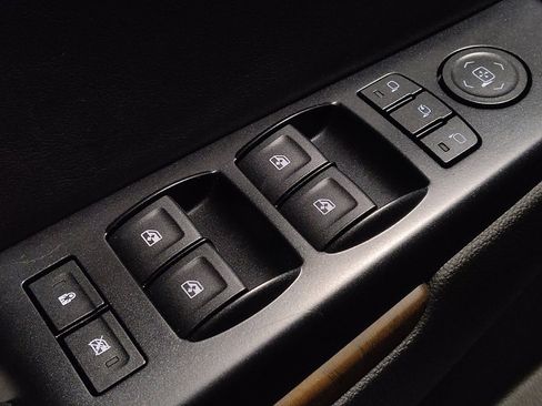 Used 2018 GMC Yukon Denali w/ Denali Ultimate Package image 27