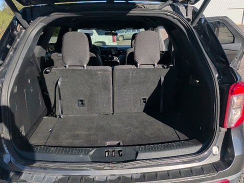 Used 2020 Ford Explorer XLT image 11