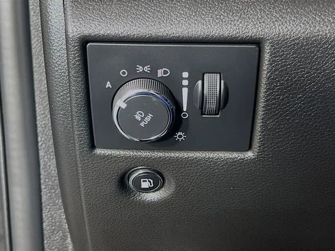 Used 2018 Jeep Grand Cherokee Limited image 11