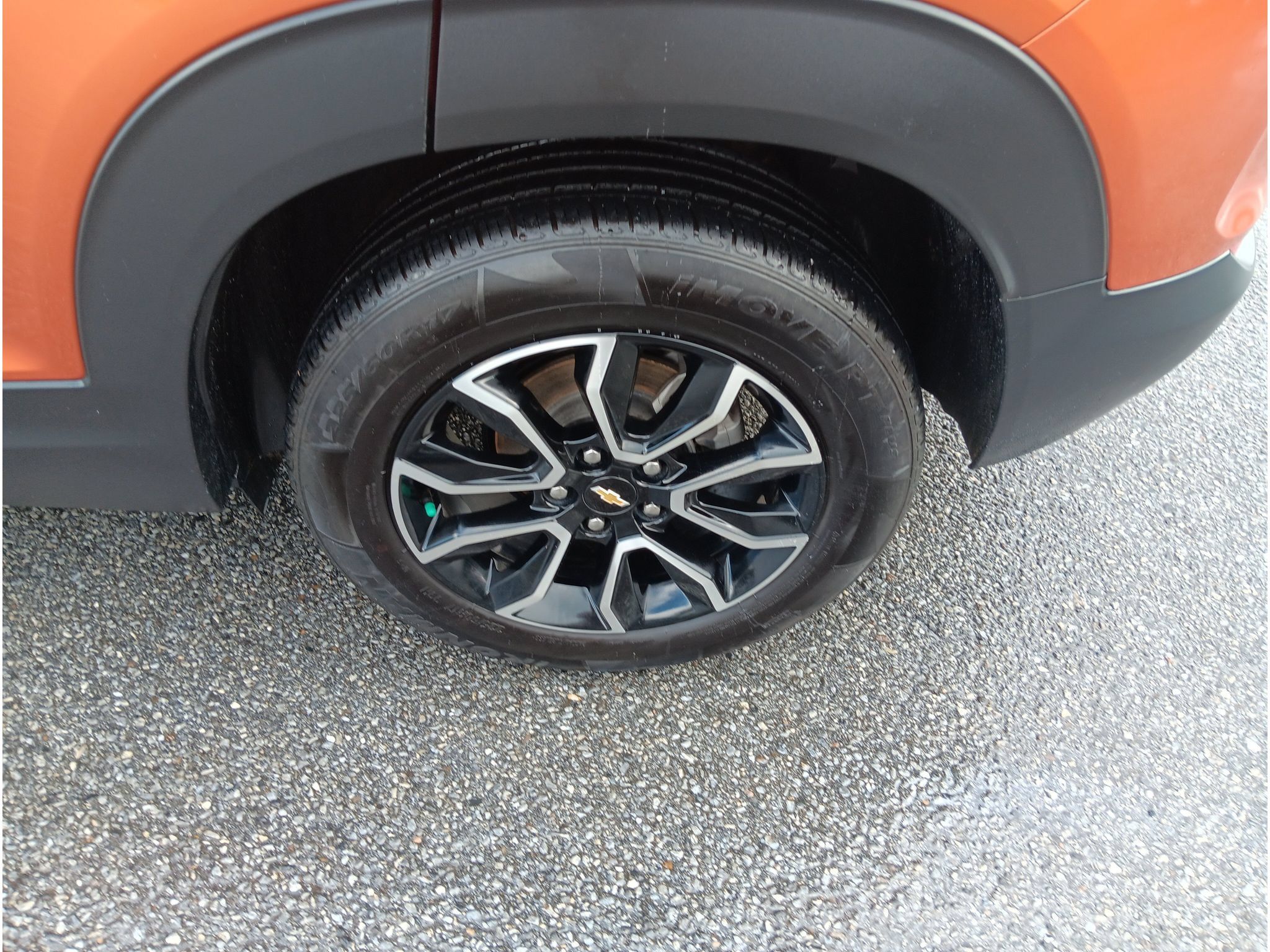 Used 2023 Chevrolet TrailBlazer ACTIV w/ Sun and Liftgate Package FWD image 4