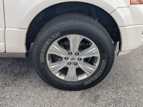 Used 2015 Ford Expedition EL Platinum image 12