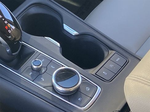 Used 2021 Cadillac XT4 Luxury w/ Cold Weather Package image 30