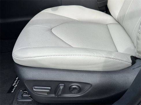 New 2026 Toyota Grand Highlander FWD image 22