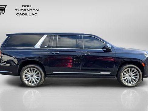 Used 2021 Cadillac Escalade ESV Premium Luxury w/ Driver Assist Tech Package AWD/4WD image 6