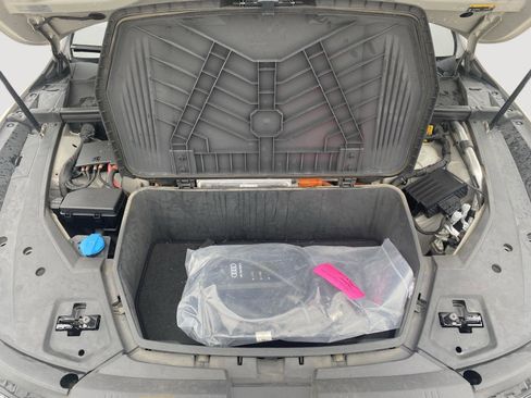 Used 2021 Audi e-tron Premium w/ Convenience Plus Package image 25