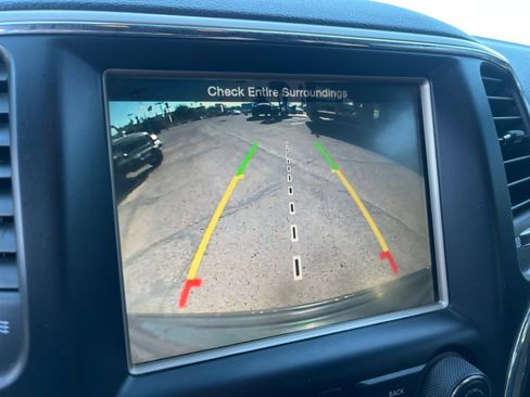 Used 2014 Jeep Grand Cherokee Limited image 29