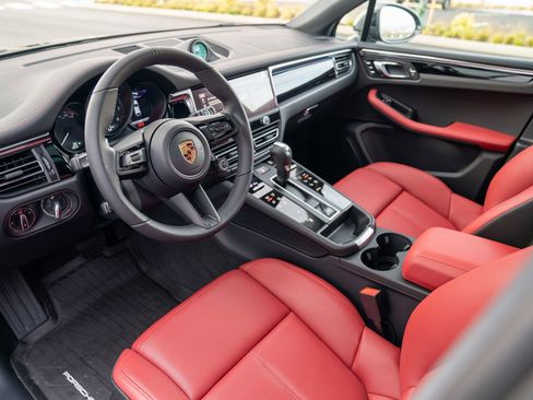 New 2026 Porsche Macan Turbo image 4