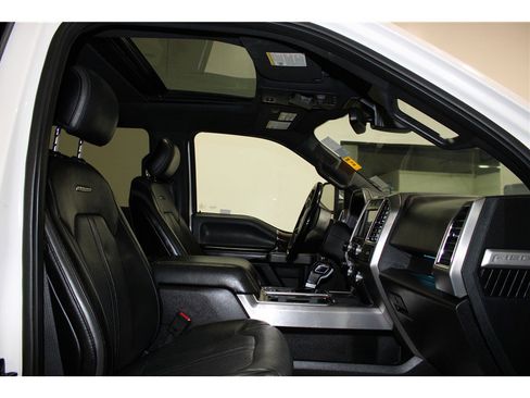 Used 2017 Ford F150 Platinum w/ Equipment Group 701A Luxury image 24