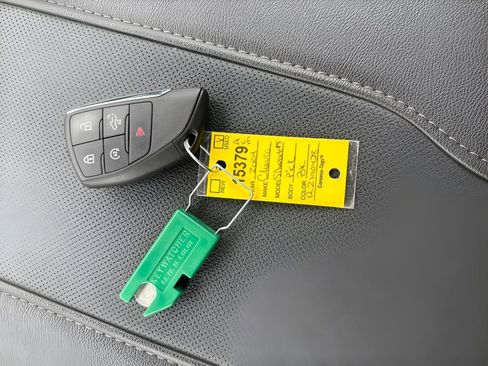 Used 2024 Chevrolet Silverado 1500 LTZ image 31