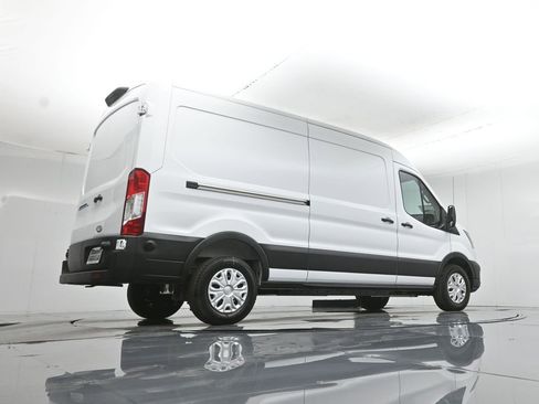 New 2026 Ford E-Transit 148 Medium Roof w/ Load Area Protection Package RWD image 43