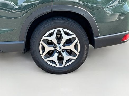 Certified 2024 Subaru Forester Premium AWD/4WD image 34