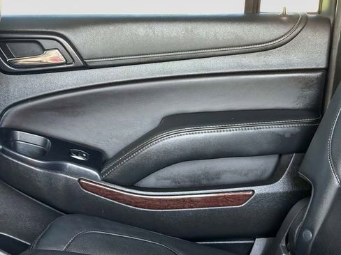 Used 2017 GMC Yukon XL SLT w/ Open Road Package AWD/4WD image 13