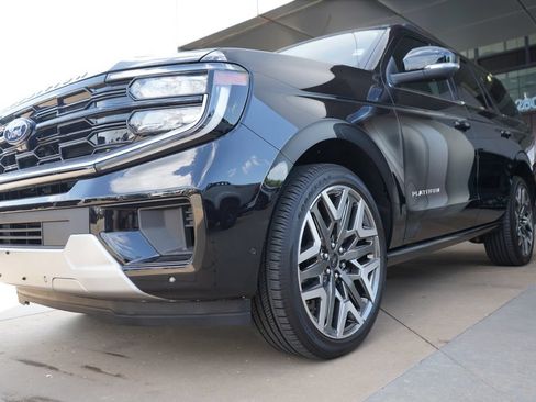 New 2025 Ford Expedition Platinum w/ Platinum Ultimate Package AWD/4WD image 5