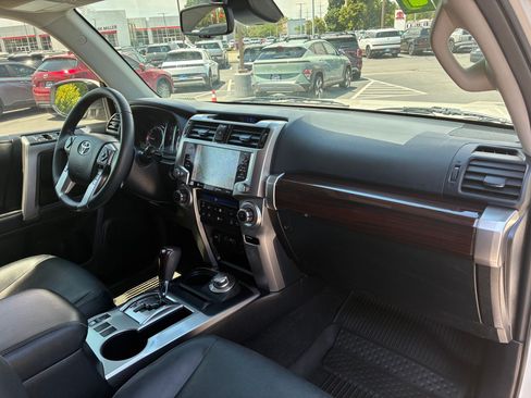 Used 2021 Toyota 4Runner Limited AWD/4WD image 33
