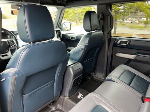 Certified 2023 Ford Bronco Outer Banks w/ Sasquatch Package image 3