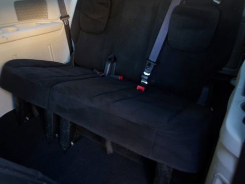 Used 2017 Dodge Grand Caravan SE image 22