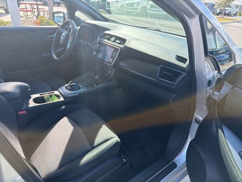 Used 2023 Nissan Leaf S image 8