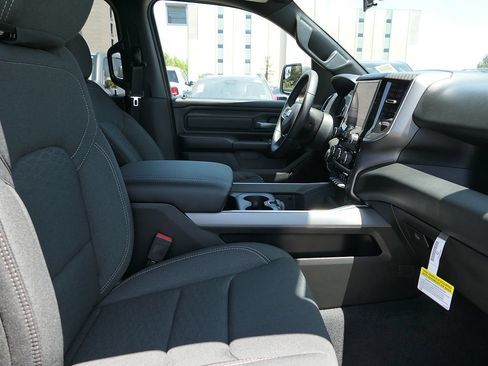 New 2026 RAM 1500 Express AWD/4WD image 23