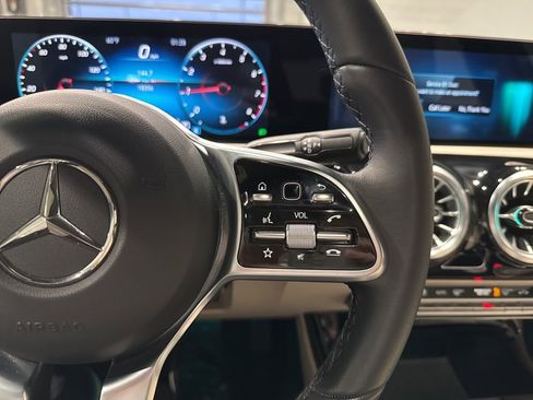 Used 2022 Mercedes-Benz A 220 4MATIC image 30