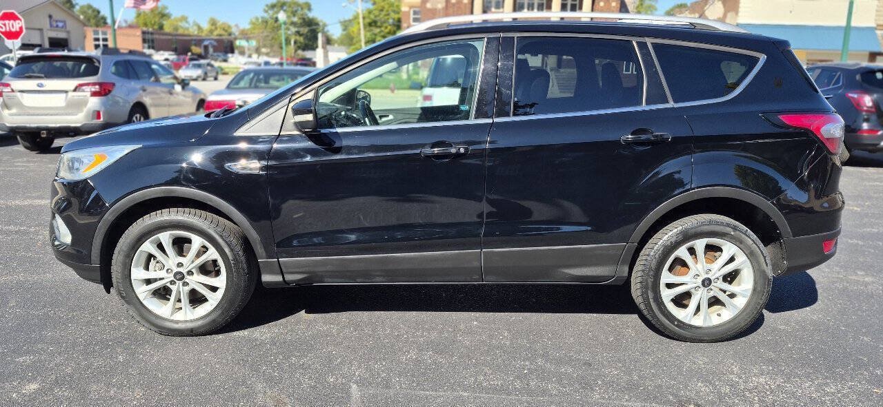 Used 2017 Ford Escape Titanium AWD/4WD image 2