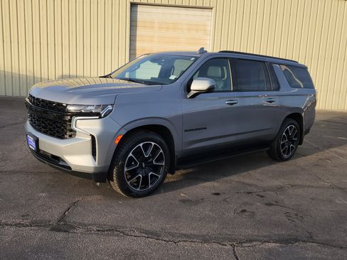 Used 2023 Chevrolet Suburban RST w/ Luxury Package image 3