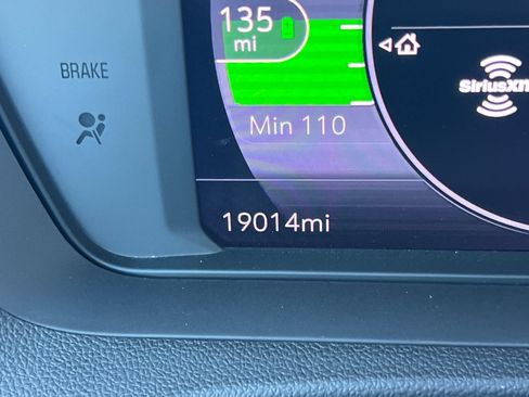 Used 2023 Chevrolet Bolt EUV Premier w/ Sun & Sound Package FWD image 3