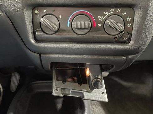 Used 2003 Chevrolet S10 Pickup LS w/ Appearance Package image 29