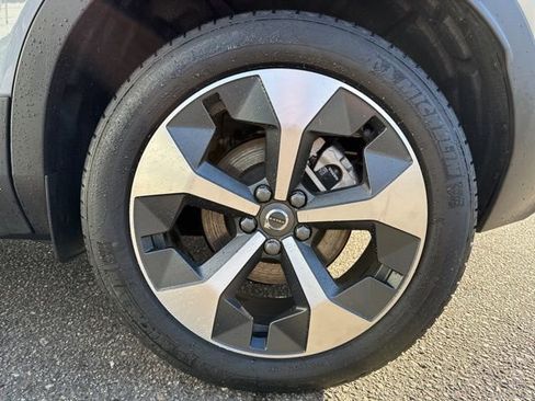 Certified 2025 Volvo XC40 B5 Core w/ Protection Package Premier image 17