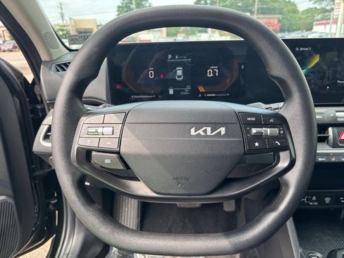 Used 2025 Kia K4 FWD image 28