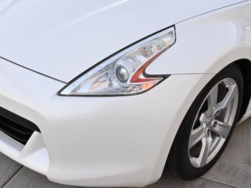 Used 2010 Nissan 370Z Coupe image 26