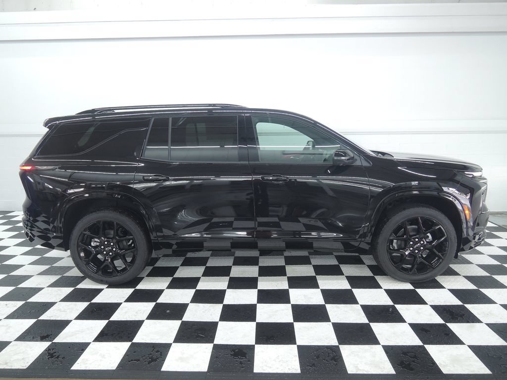 New 2026 Chevrolet Traverse RS FWD image 2