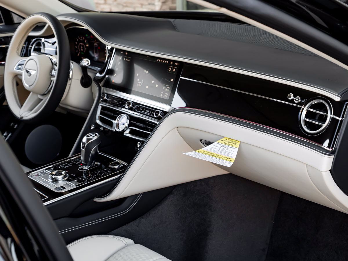 Used 2026 Bentley Flying Spur V8 AWD/4WD image 37