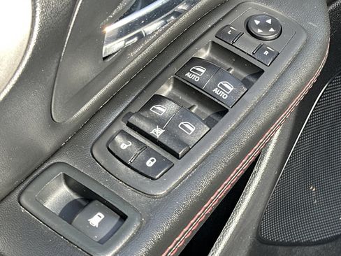 Used 2018 Dodge Grand Caravan GT image 23