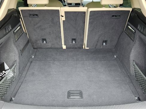 Used 2021 Audi Q5 Premium w/ Convenience Package image 14