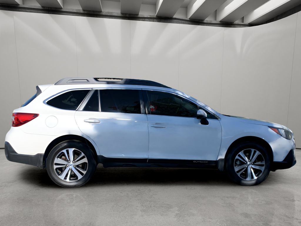 Used 2018 Subaru Outback 2.5i Limited AWD/4WD image 6