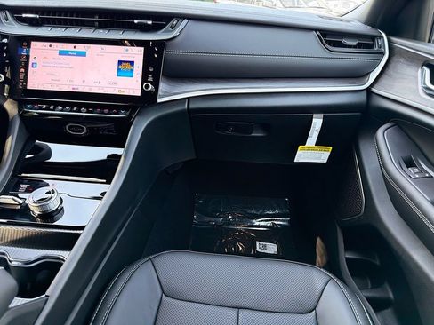 New 2026 Jeep Grand Cherokee L Limited AWD/4WD image 19