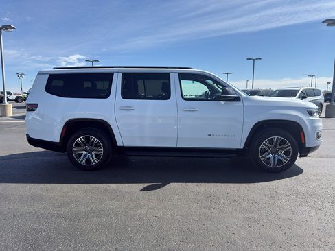 Used 2025 Jeep Wagoneer L 4WD image 4