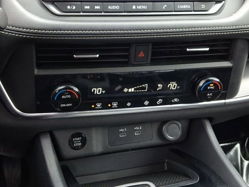 Certified 2024 Nissan Rogue SV AWD/4WD image 16