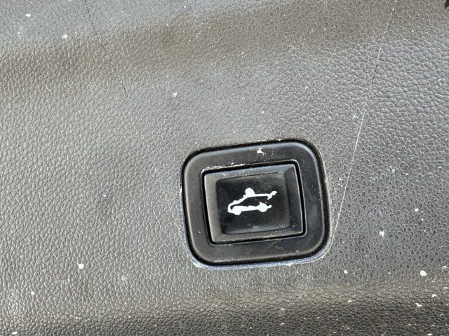 Used 2021 Chevrolet Suburban LT AWD/4WD image 35