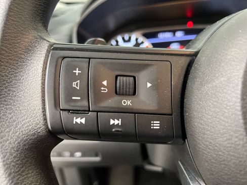 Used 2024 Nissan Rogue SV AWD/4WD image 43