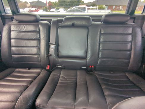 Used 2005 HUMMER H2 SUT w/ Preferred Equipment Group AWD/4WD image 21