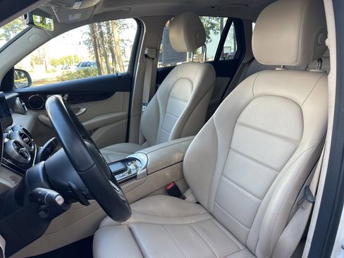 Used 2021 Mercedes-Benz GLC 300 image 12