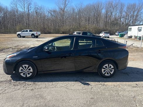Used 2017 Toyota Prius image 5