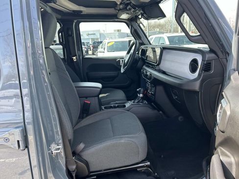Certified 2024 Jeep Gladiator Willys image 19