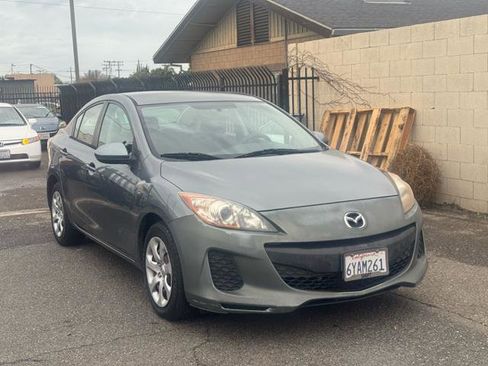 Used 2013 MAZDA MAZDA3 i SV w/ Convenience Pkg image 4
