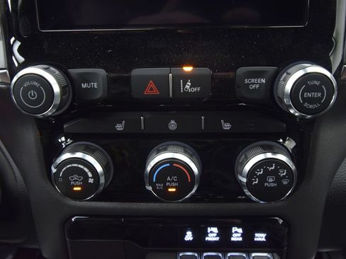 New 2026 RAM 1500 4x4 Crew Cab image 21