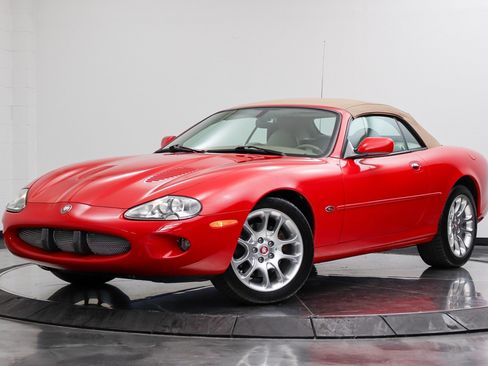 Used 2000 Jaguar XK8 Convertible RWD image 9