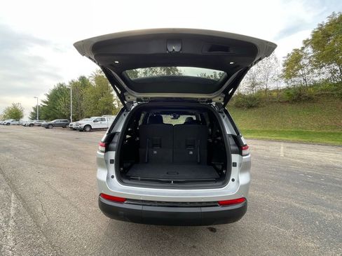 New 2025 Jeep Grand Cherokee L Altitude AWD/4WD image 17