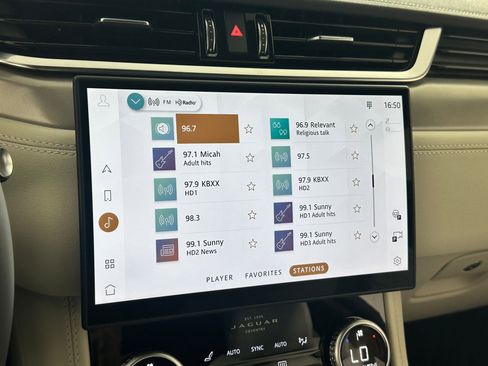 New 2026 Jaguar F-PACE R-Dynamic S image 23